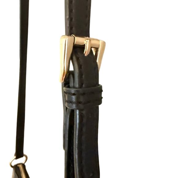 Tommy Bahama Black Leather Crossbody Bag Gold Zip Early 2000s Adjustable Strap - Picture 9 of 16